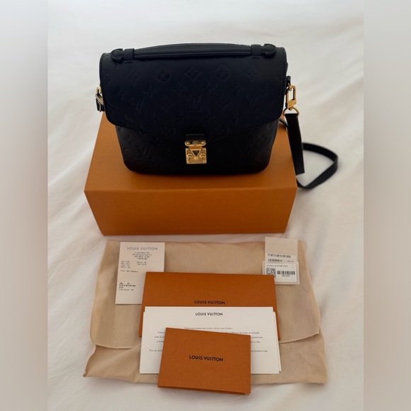 Louis Vuitton Pochette Métis Monogram Empreinte Black Leather. Used 1x! Pristine - Picture 6 of 16
